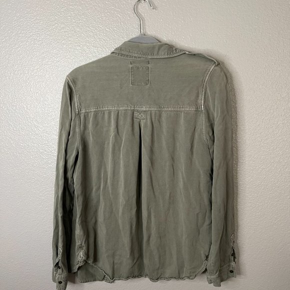 American Eagle - Green Button Up - Picture 2 of 3